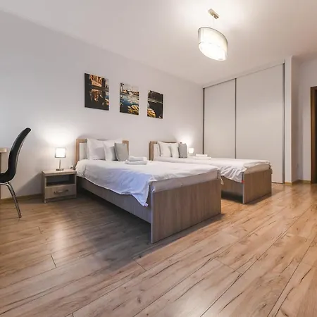 Spacious And Quiet 2 Bedroom Appartement *