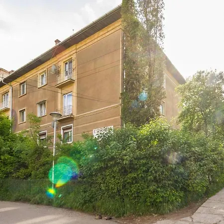 Apartman Spacious And Quiet 2 Bedroom *