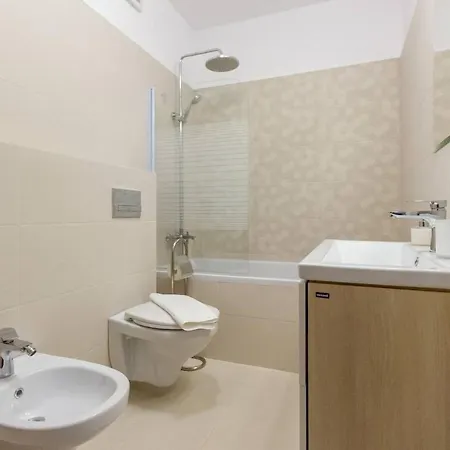 Spacious And Quiet 2 Bedroom Apartment Cluj-Napoca