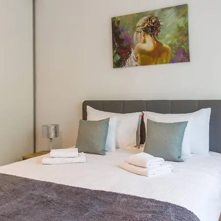 Spacious And Quiet 2 Bedroom Cluj-Napoca