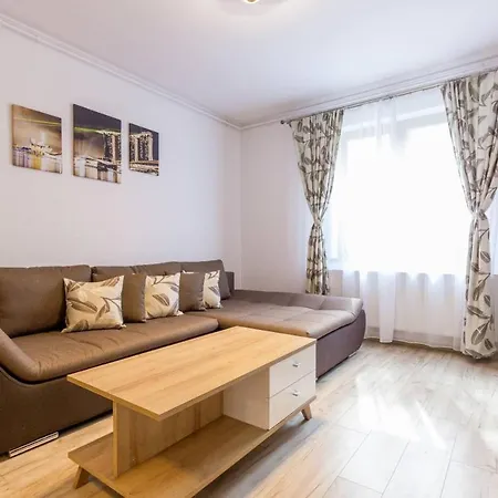 Spacious And Quiet 2 Bedroom