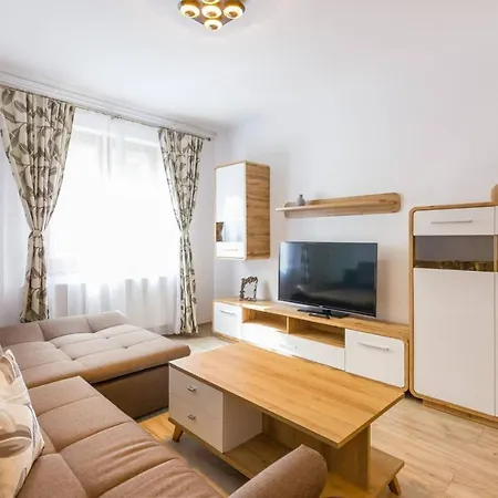 Apartman Spacious And Quiet 2 Bedroom *
