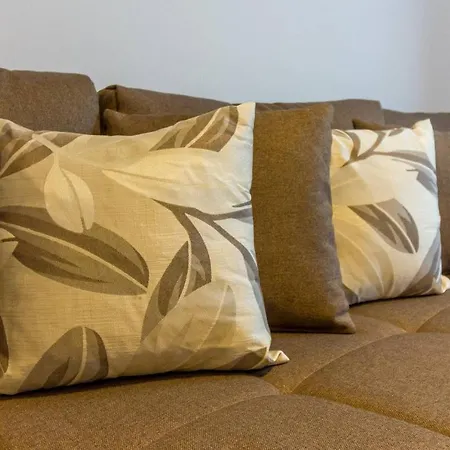 Διαμέρισμα Spacious And Quiet 2 Bedroom *