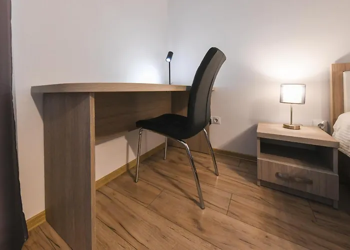 Spacious And Quiet 2 Bedroom