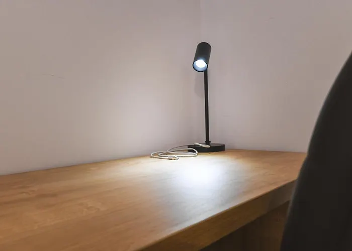 Spacious And Quiet 2 Bedroom Lägenhet *