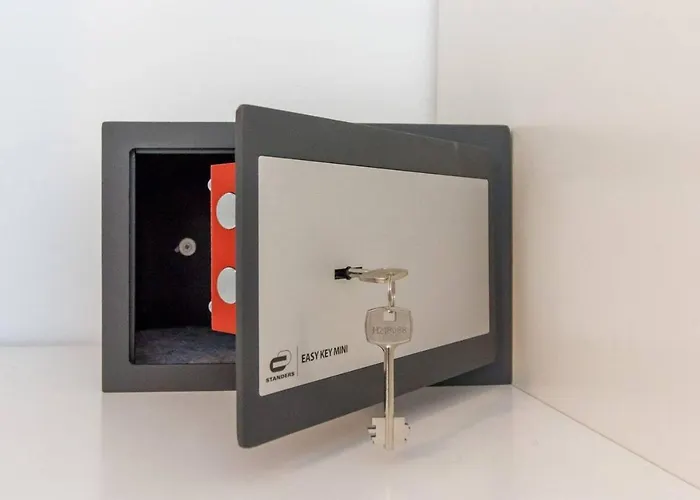 Spacious And Quiet 2 Bedroom