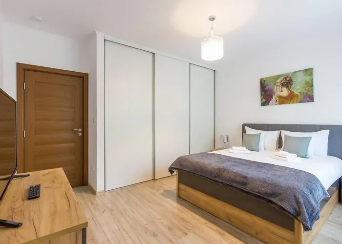 Apartment Spacious And Quiet 2 Bedroom