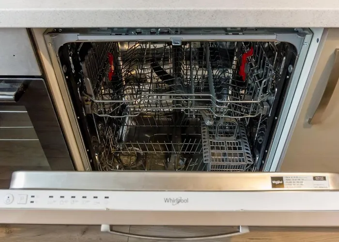 Apartment Spacious And Quiet 2 Bedroom