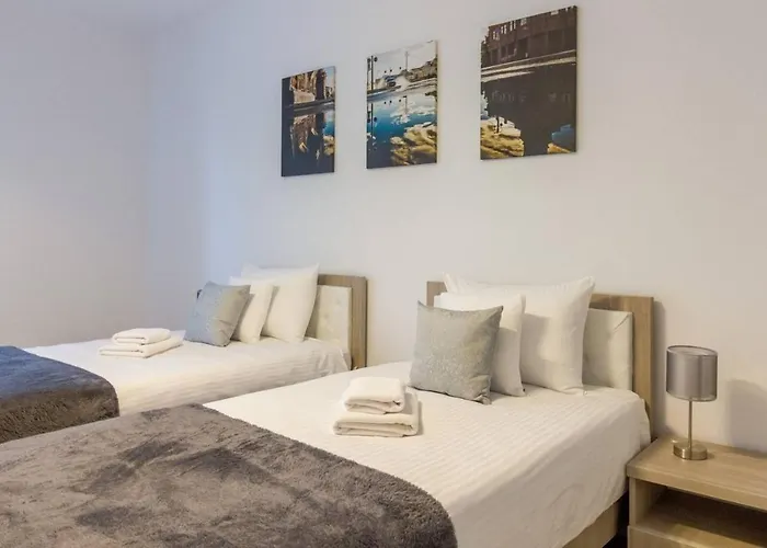 Spacious And Quiet 2 Bedroom