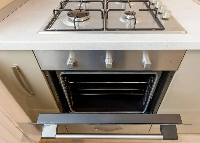 Apartment Spacious And Quiet 2 Bedroom *