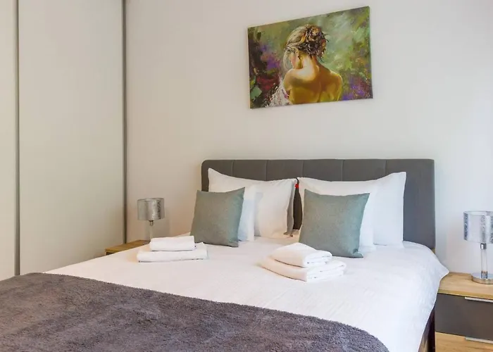 Spacious And Quiet 2 Bedroom Cluj-Napoca