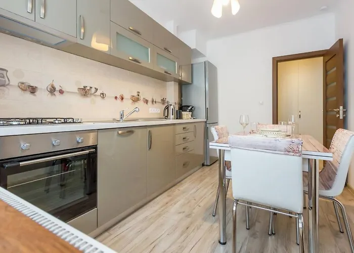 Spacious And Quiet 2 Bedroom Lägenhet Cluj-Napoca