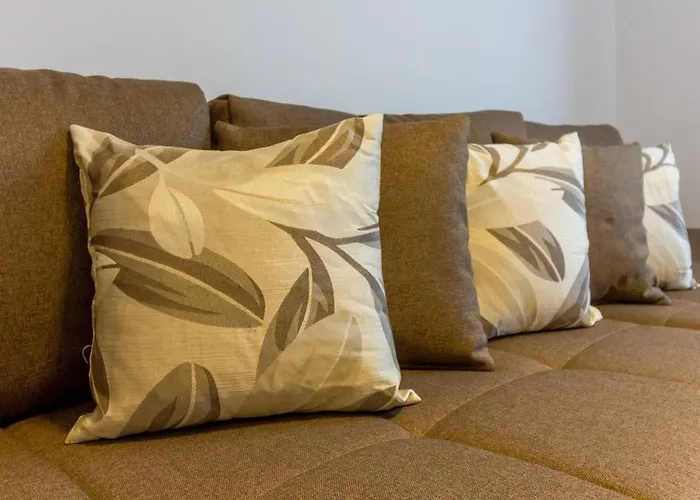 Apartment Spacious And Quiet 2 Bedroom *